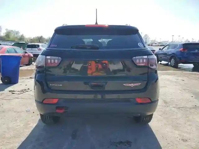 3C4NJDDB9JT270161 2018 JEEP COMPASS-5