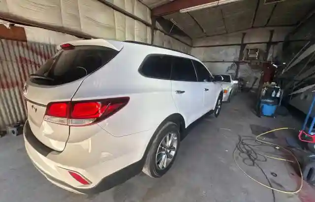 KM8SN4HF2HU228043 2017 HYUNDAI SANTA FE-3