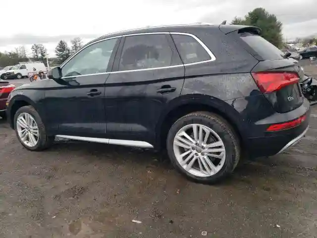 WA1BNAFY2J2247551 2018 AUDI Q5-1