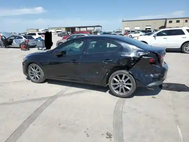 3MZBN1V39JM239173 2018 MAZDA 3-1