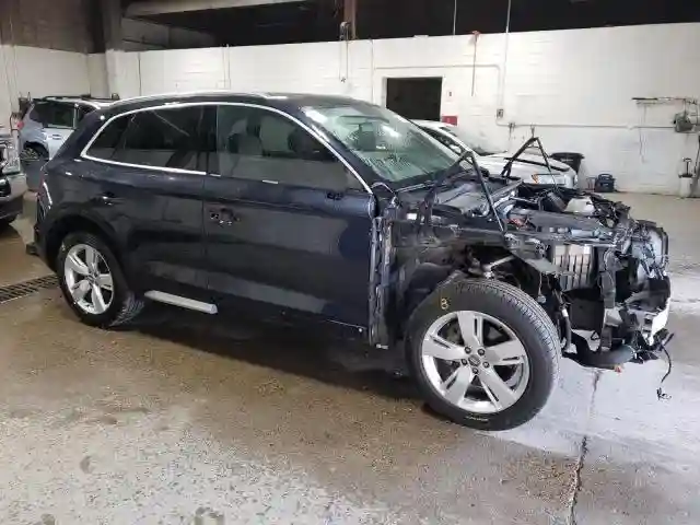WA1BNAFY6J2064914 2018 AUDI Q5-3
