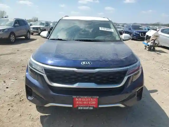 KNDEU2AA2M7137886 2021 KIA SELTOS-4