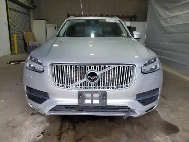 YV4A22PL6J1331426 2018 VOLVO XC90-4