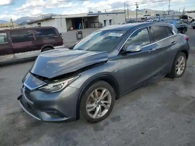 SJKCH5CP2HA032690 2017 INFINITI QX30-0