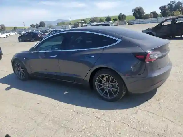 5YJ3E1EB8JF130500 2018 TESLA MODEL 3-1