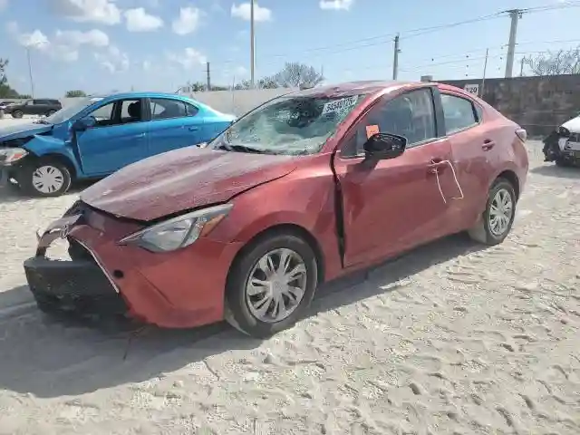 3MYDLBYV0KY517734 2019 TOYOTA YARIS-0