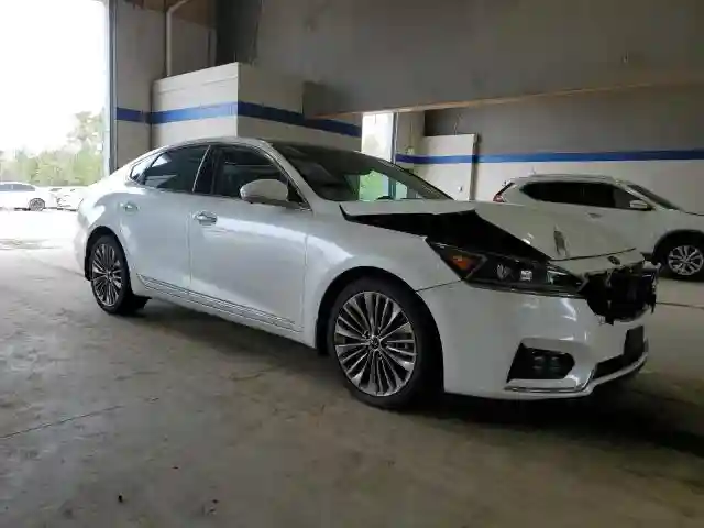 KNALC4J19K5166748 2019 KIA CADENZA-3