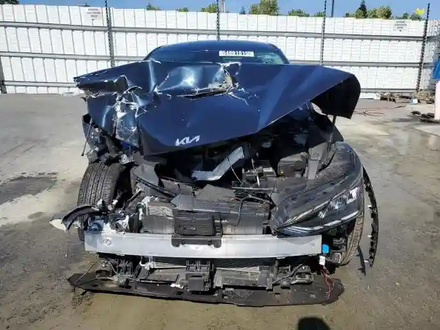 KNDC34LA8R5211530 2024 KIA EV6 LIGHT-4