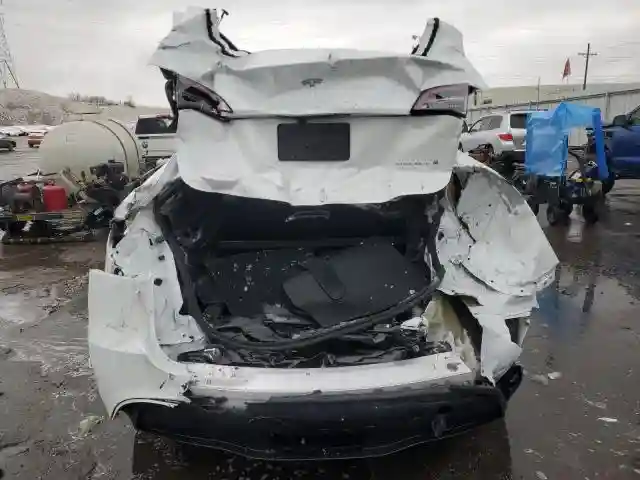 7SAYGDEE2RF160327 2024 TESLA MODEL Y-5