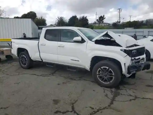3TYLB5JN8RT055941 2024 TOYOTA TACOMA-3