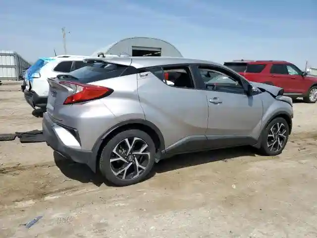 NMTKHMBXXJR039386 2018 TOYOTA C-HR-2