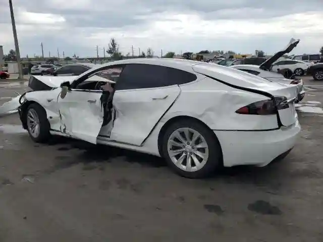 5YJSA1E10GF153812 2016 TESLA MODEL S-1