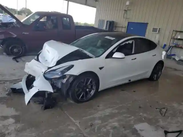 5YJ3E1EB3NF206565 2022 TESLA MODEL 3-0
