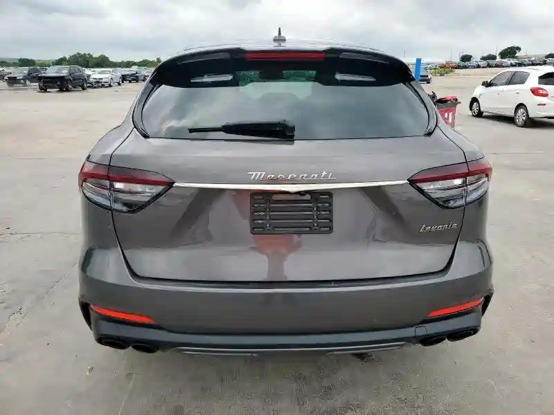 ZN661ZUM4NX393104 2022 MASERATI LEVANTE MO-5