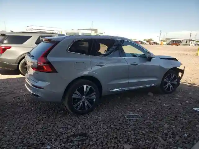 YV4062RA7P1351902 2023 VOLVO XC60 ULTIM-2