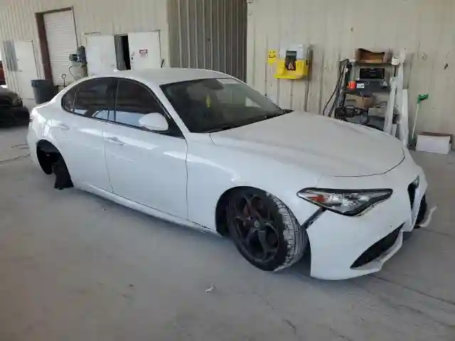 ZARFAECN3H7542567 2017 ALFA ROMEO GIULIA-3