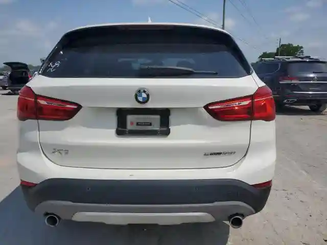 WBXHU7C30J3H42992 2018 BMW X1-5