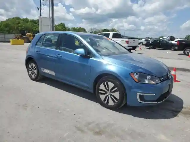 WVWKP7AU8GW916706 2016 VOLKSWAGEN GOLF-3