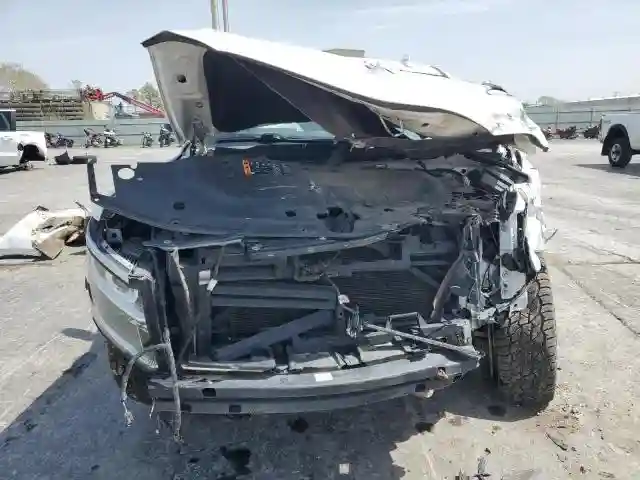 1GNSKJKC8HR112382 2017 CHEVROLET SUBURBAN-4