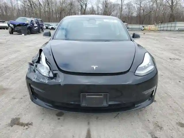 5YJ3E1EAXKF305127 2019 TESLA MODEL 3-4