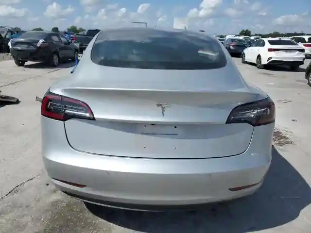 5YJ3E1EAXJF061283 2018 TESLA MODEL 3-5