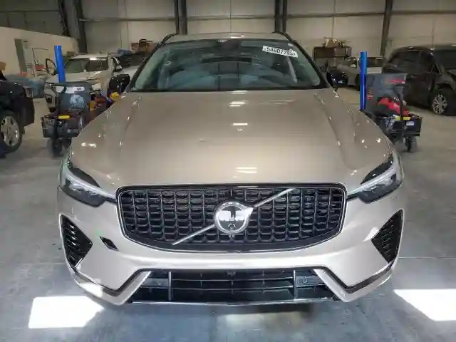 YV4M12RC2S1029162 2025 VOLVO XC60 PLUS-4