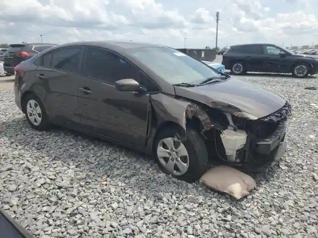 3KPFK4A73JE198735 2018 KIA FORTE-3