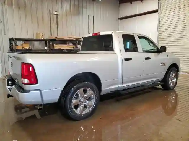 1C6RR6FG7JS324774 2018 RAM 1500-2