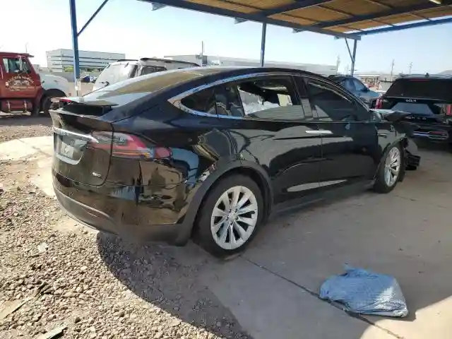 5YJXCBE22GF025585 2016 TESLA MODEL X-2