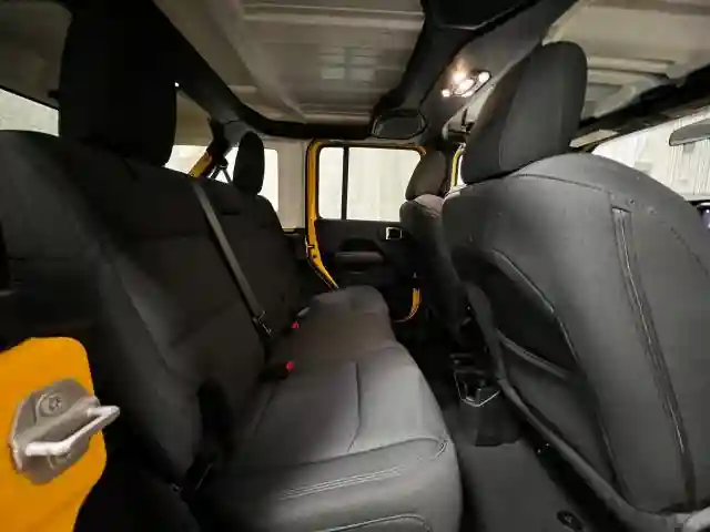 1C4HJXEG6MW754621 2021 JEEP WRANGLER-5