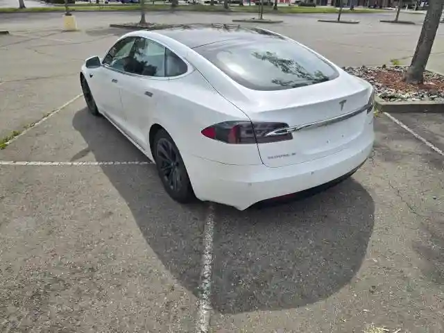 5YJSA1E29JF276329 2018 TESLA MODEL S-2
