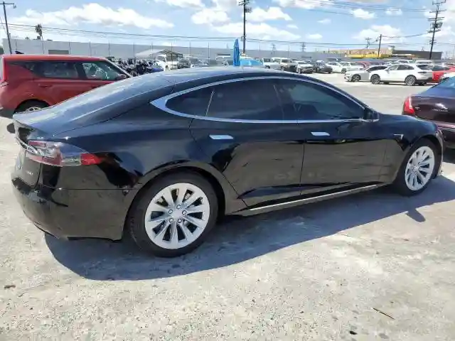 5YJSA1E20JF297179 2018 TESLA MODEL S-2