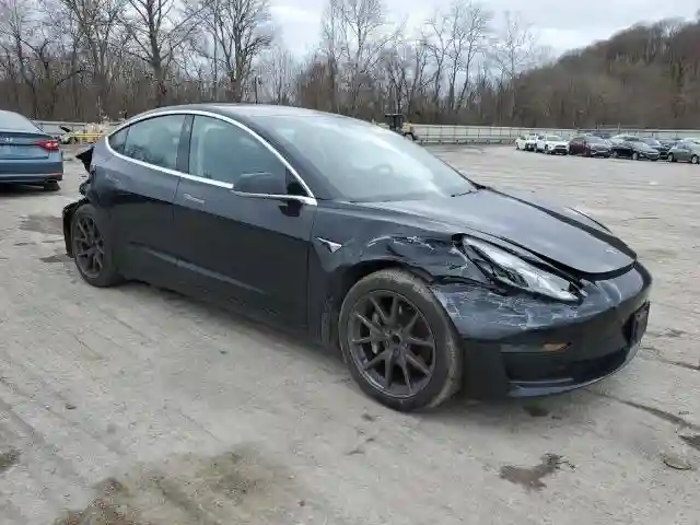 5YJ3E1EAXKF305127 2019 TESLA MODEL 3-3