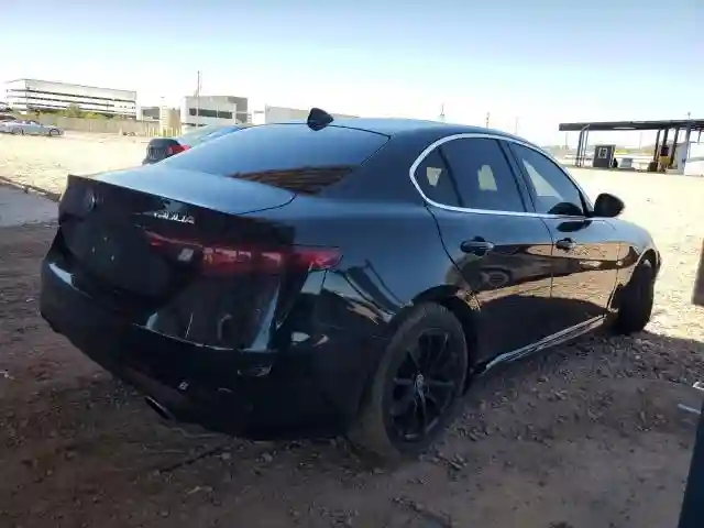 ZARFAEBN6J7575134 2018 ALFA ROMEO GIULIA-2