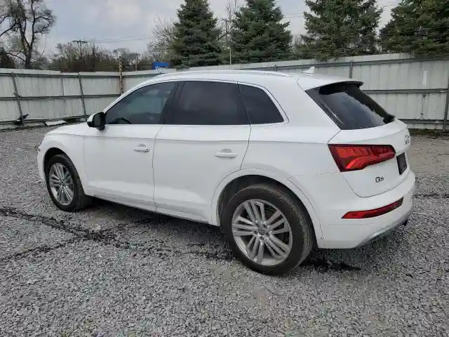 WA1BNAFY6J2173387 2018 AUDI Q5-1