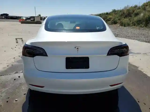 5YJ3E1EA4PF571248 2023 TESLA MODEL 3-5