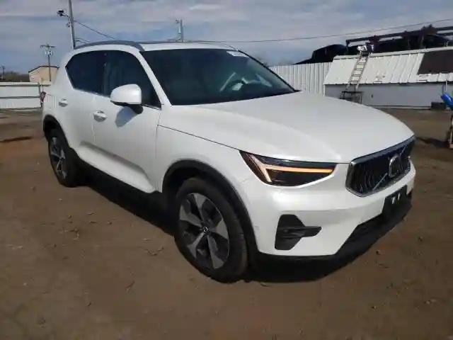YV4L12UE6S2547385 2025 VOLVO XC40 PLUS-3