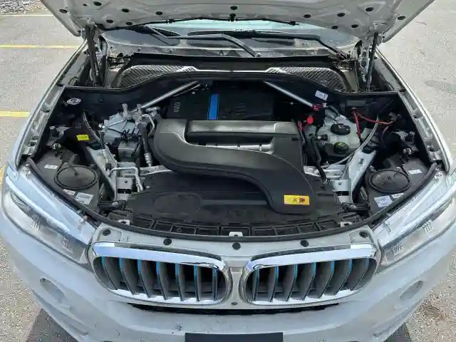 5UXKT0C56J0W03350 2018 BMW X5-4