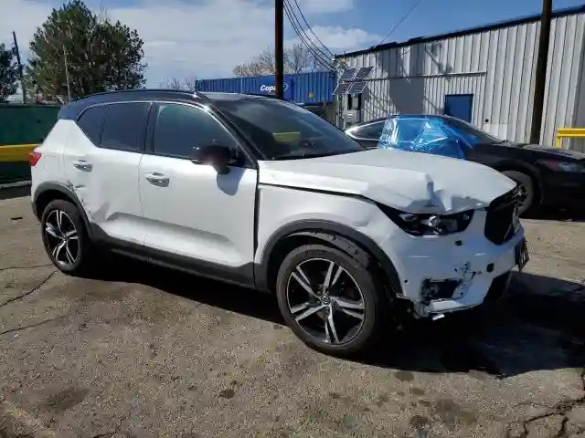 YV4162XZ8K2006393 2019 VOLVO XC40-3