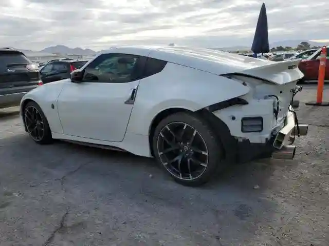 JN1AZ4EH0HM954013 2017 NISSAN 370Z-1