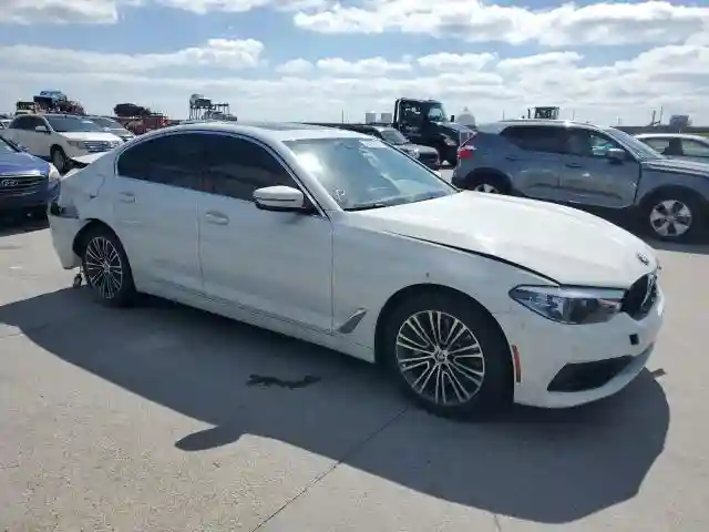 WBAJE5C56KWW17040 2019 BMW 5 SERIES-3