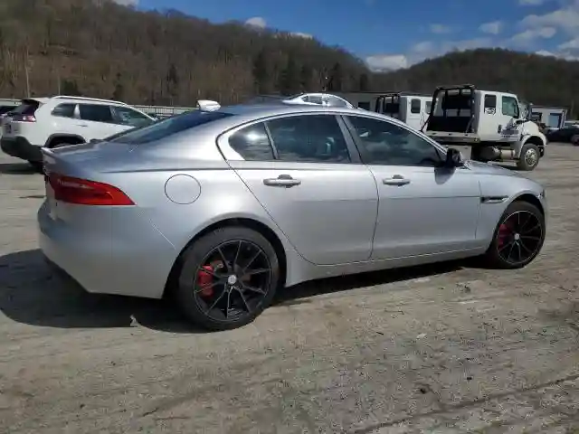 SAJAS4BNXHA977944 2017 JAGUAR XJ-2