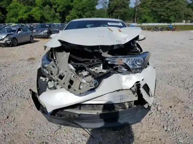 NMTKHMBX7JR049678 2018 TOYOTA C-HR-4