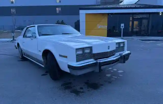 1G3AZ57Y7DE313767 1983 OLDSMOBILE TORONADO-0