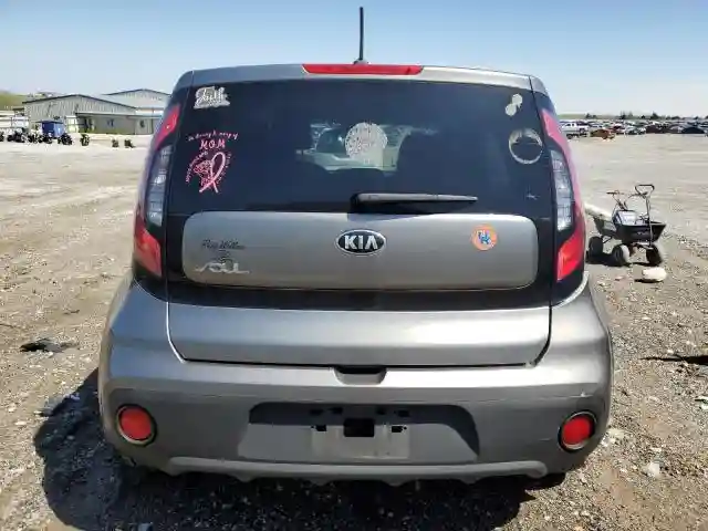 KNDJN2A22J7587067 2018 KIA SOUL-5