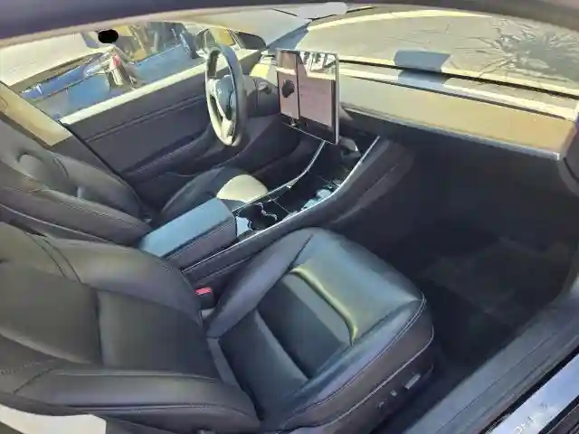 5YJ3E1EA0JF173302 2018 TESLA MODEL 3-4