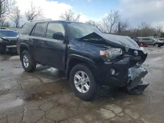 JTEBU5JR6J5583875 2018 TOYOTA 4RUNNER-3