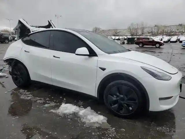 7SAYGDEE2RF160327 2024 TESLA MODEL Y-3