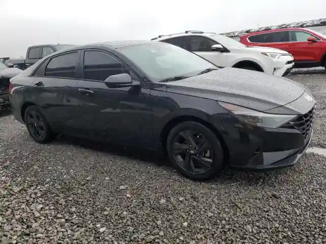KMHLM4AG2MU122745 2021 HYUNDAI ELANTRA-3
