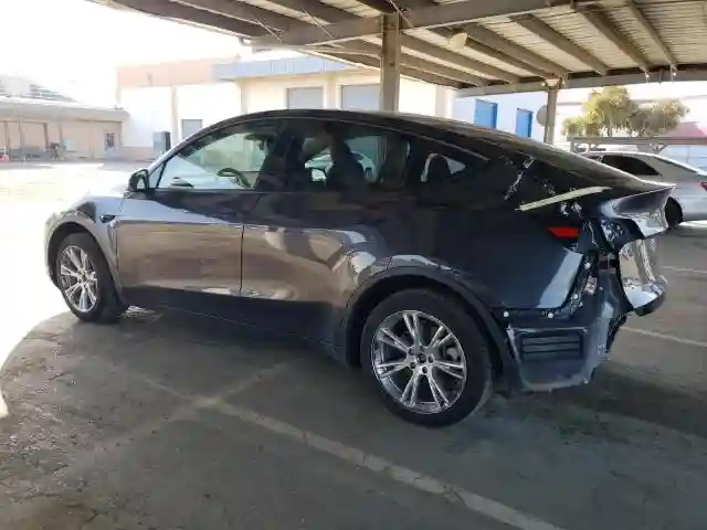 7SAYGDED0RF084257 2024 TESLA MODEL Y-1